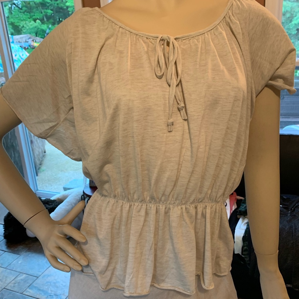 creme blouse